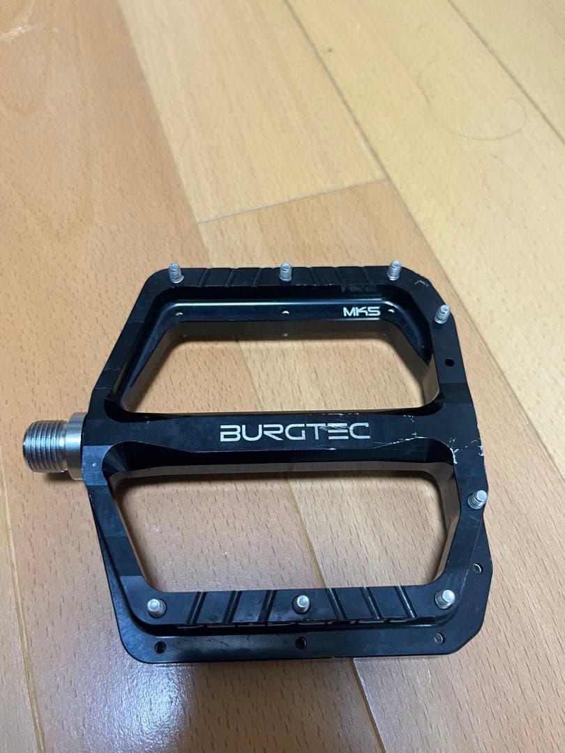 BURGTEC MK5 フラットペダル ブラック