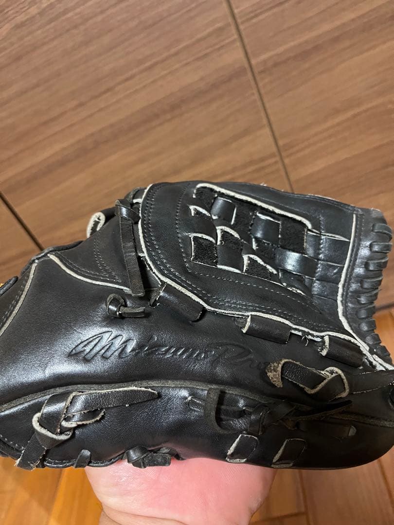 Mizuno プロ　ブラック 野球グローブ　投手用　軟式　Mマーク