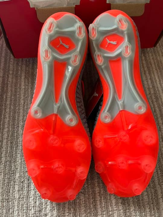 サッカースパイク　廃盤品　PUMA