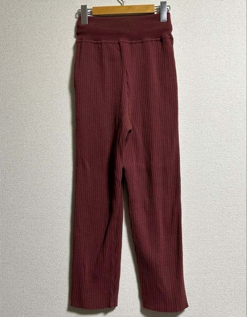 emmi yoga ウォッシャブル　吸水速乾　UVカット　リブニットパンツ
