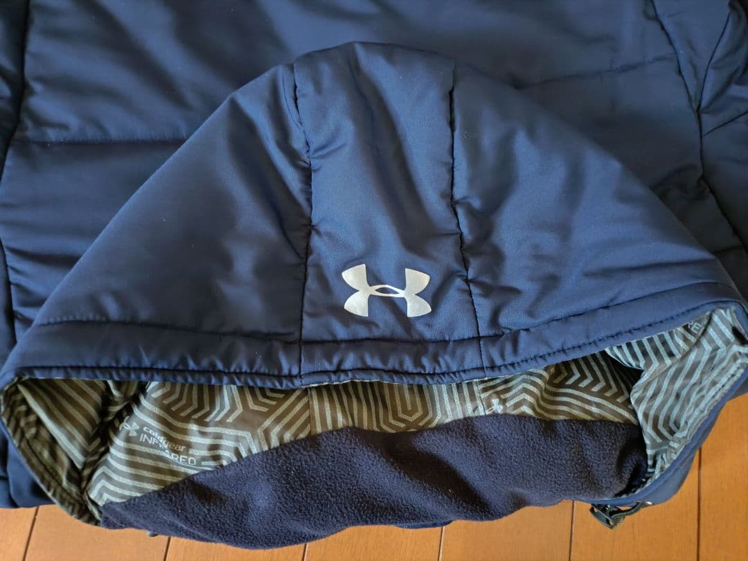 UNDER ARMOUR アンダーアーマー　ベンチコート　ネイビー　　Sサイズ