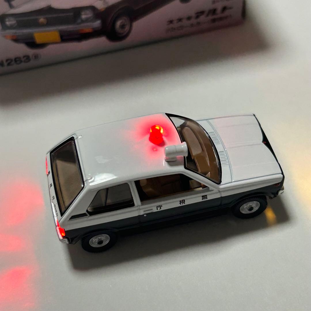 トミカ リミテッド ヴィンテージ スズキ アルト パトカー