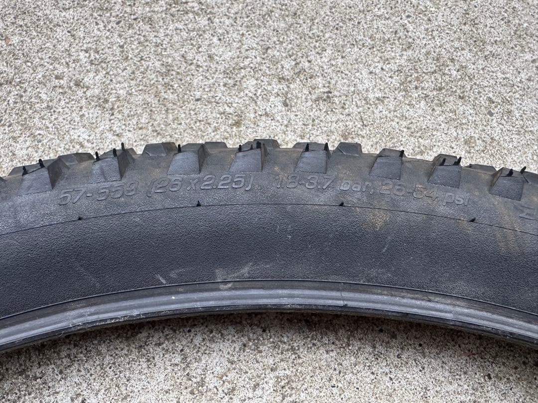 SCHWALBE ROCKET RON 26インチ TLRタイヤ