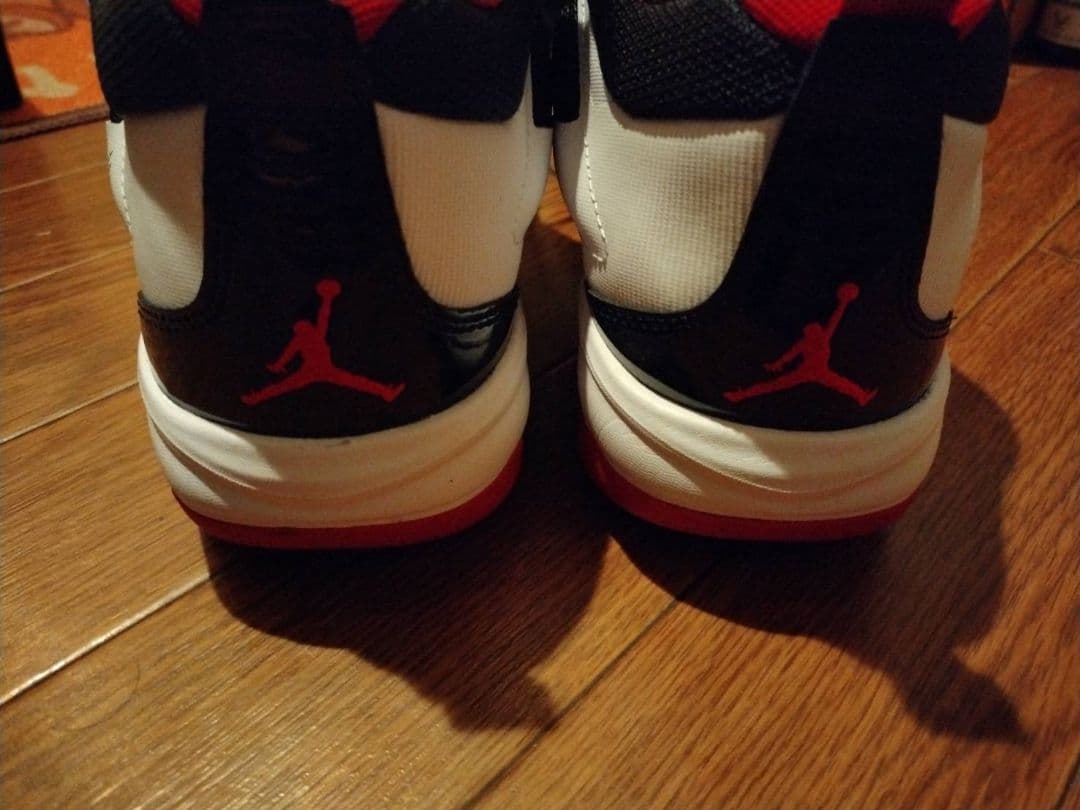 Jordan バスケットシューズ 白/黒/赤　28cm　箱付き