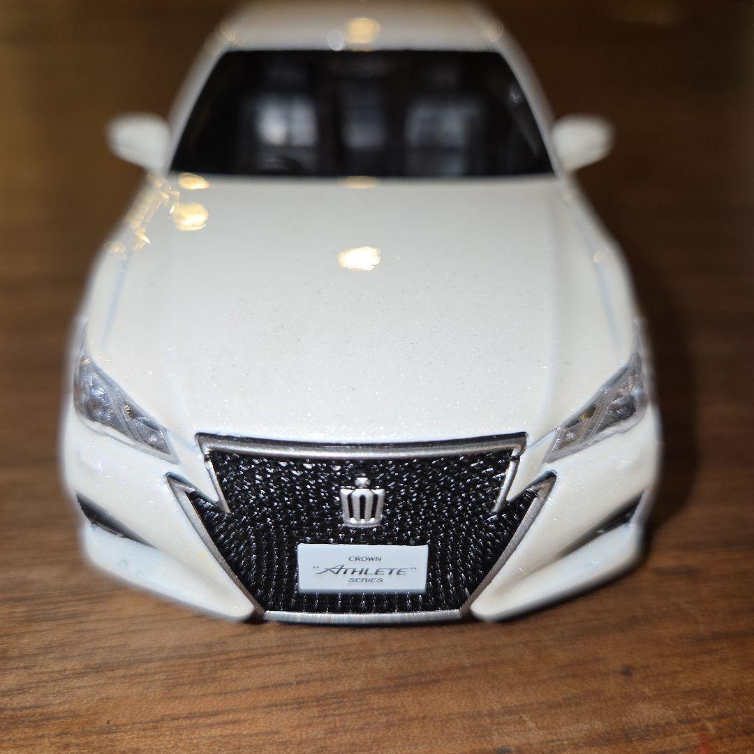 【非売品】クラウンアスリート白　ダイキャスト製カラーサンプル 1/30ミニカー
