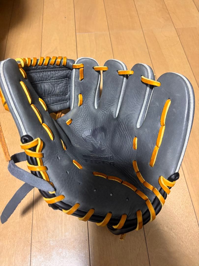野球グローブ ミツワタイガー　トレーニンググラブ