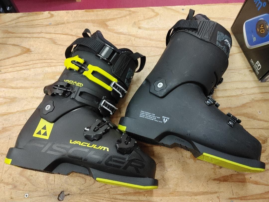 スキー 25-25.5 FISCHER RC4 130 VACUUM FULL FIT