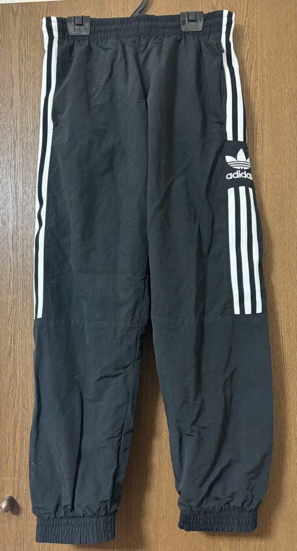 adidas originalsアディダスオリジナルスデカロゴセットアップ黒/白