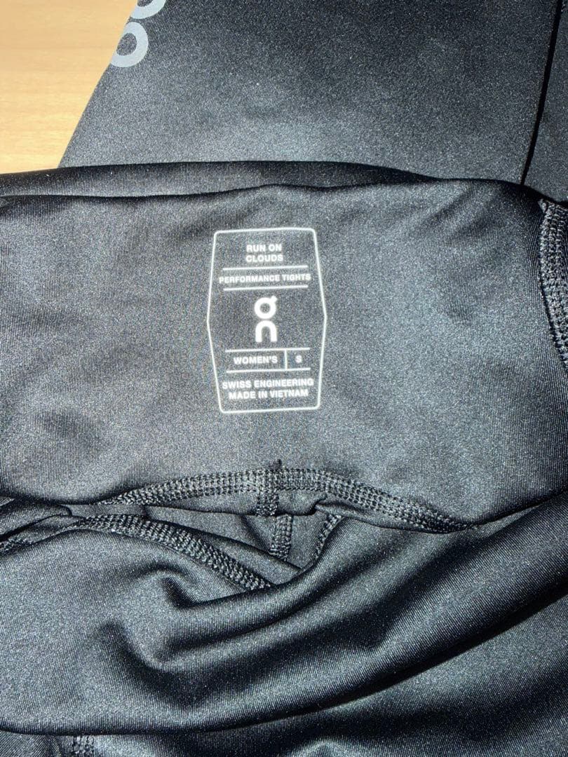 オン On パフォーマンスタイツ Performance Tights ブラック