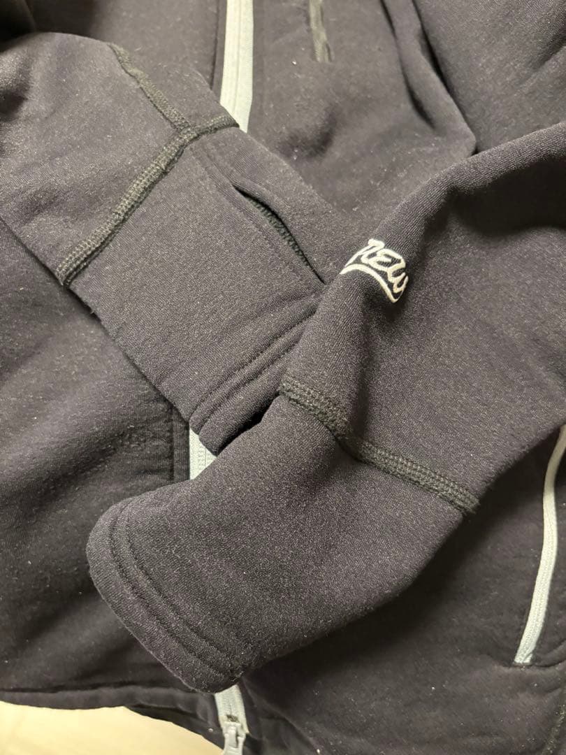 REW REALITY FLEECE MID LAYER パーカー
