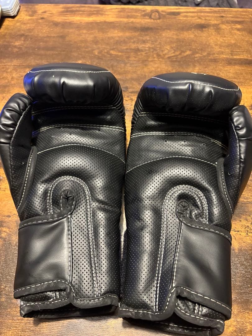 Venum Impact Evo　12oz ブラック　美品