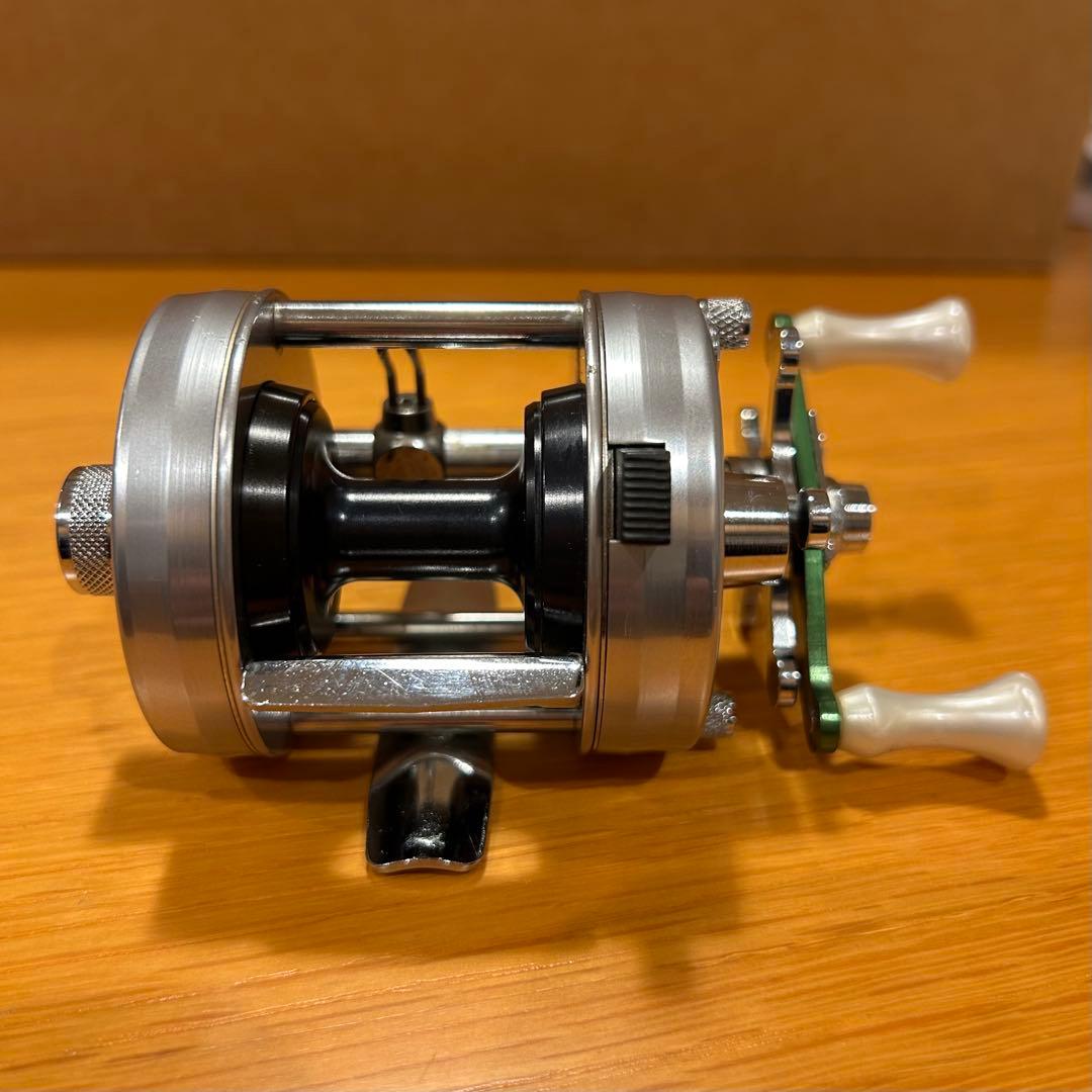 極美品! ABU Ambassadeur 2500C ベイトリール