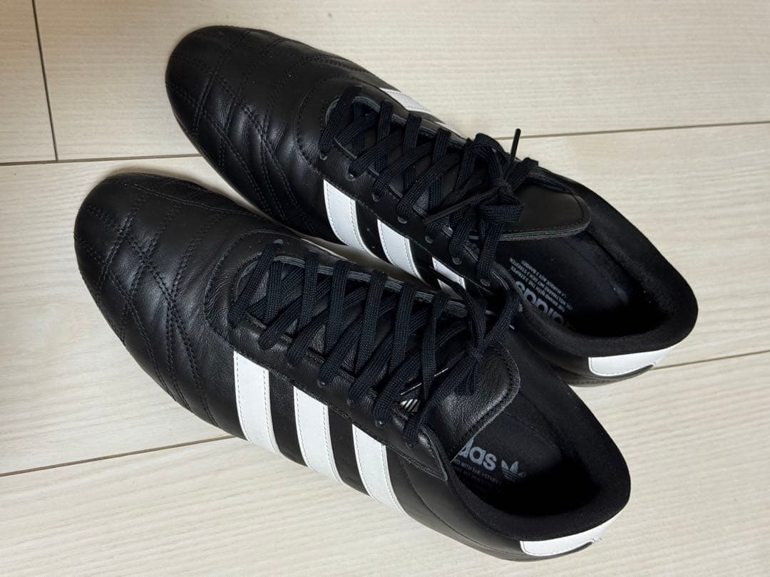 adidas サッカーシューズ ブラック/ホワイト