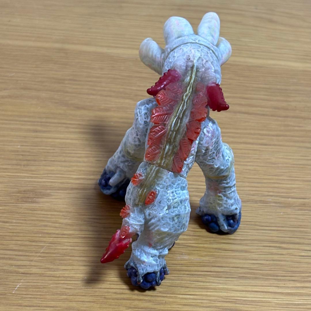 ウルトラ怪獣ソフビ　レヴィーラ　リペイント完成品　円谷プロ