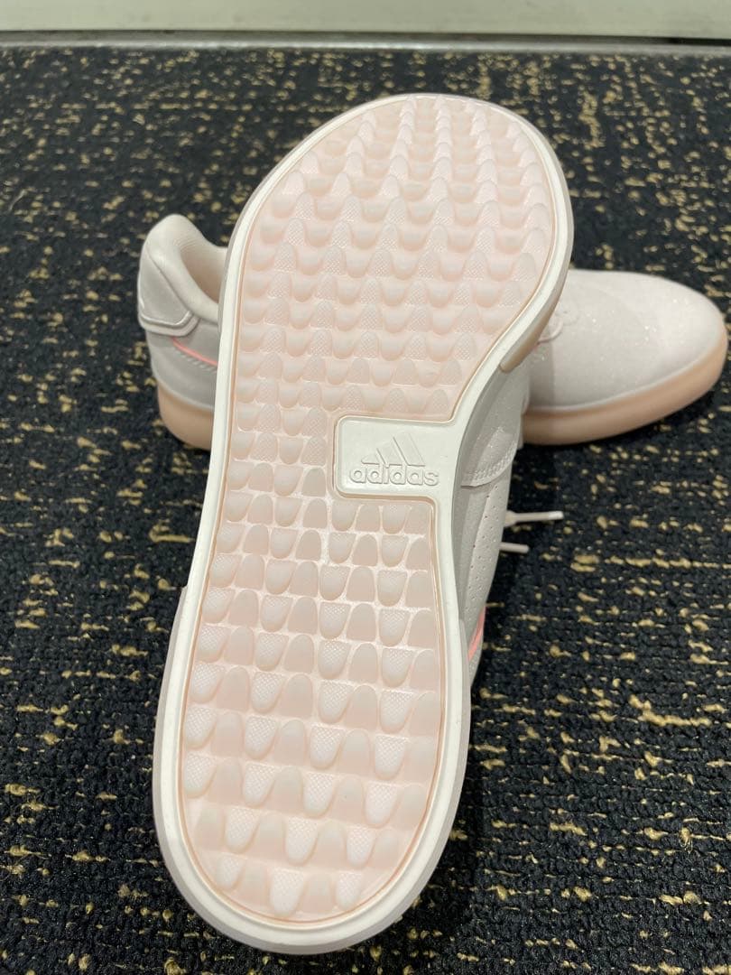 adidas ゴルフシューズ スパイクレス 女性用 ピンク