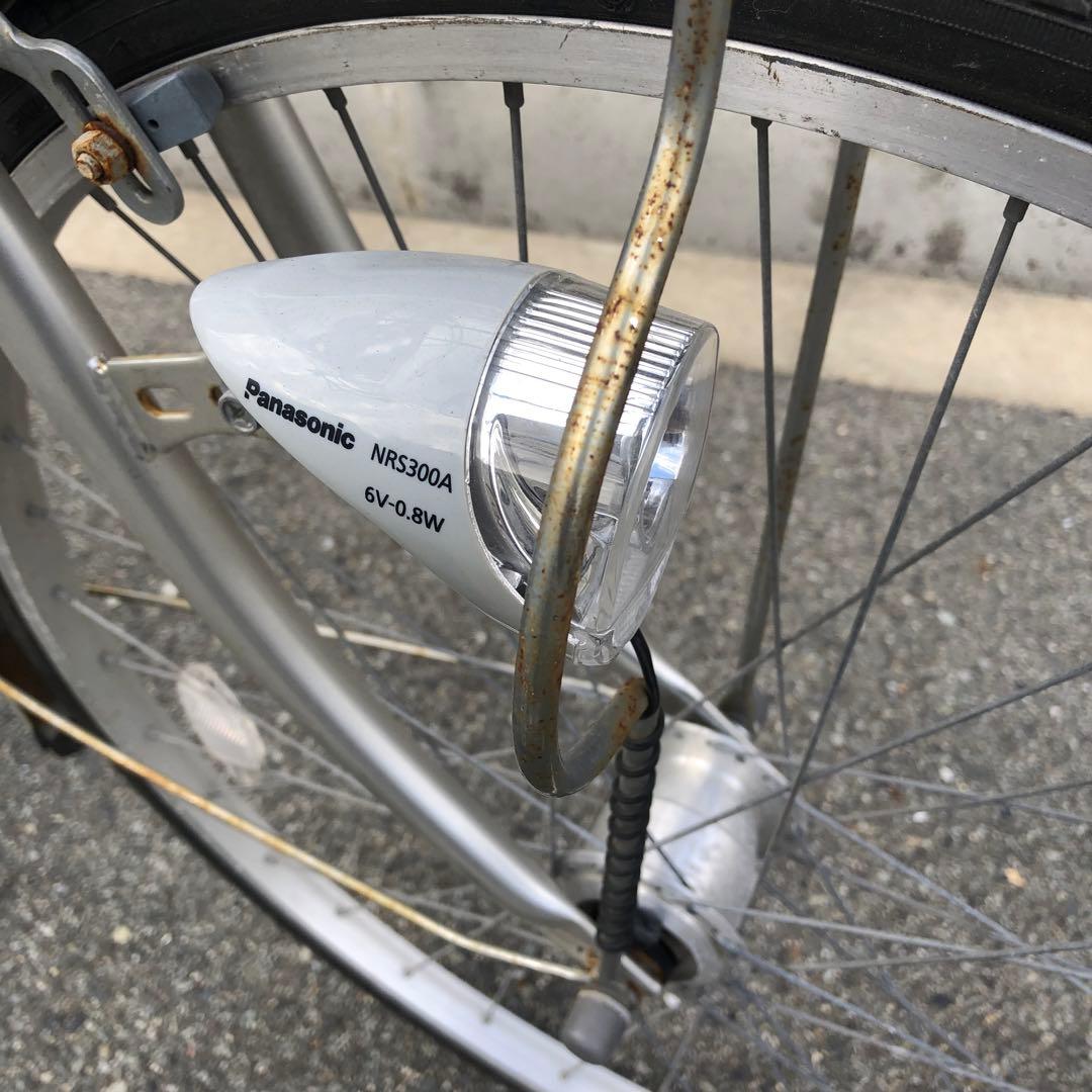 シルバー 26インチ シティサイクル 前バスケット付き　MARUISHI