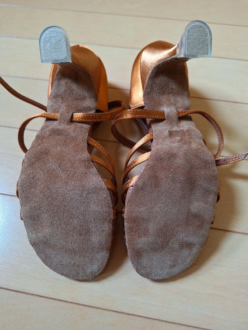 社交ダンス　美品22.5cmタカダンス　ラテンシューズ　袋付き