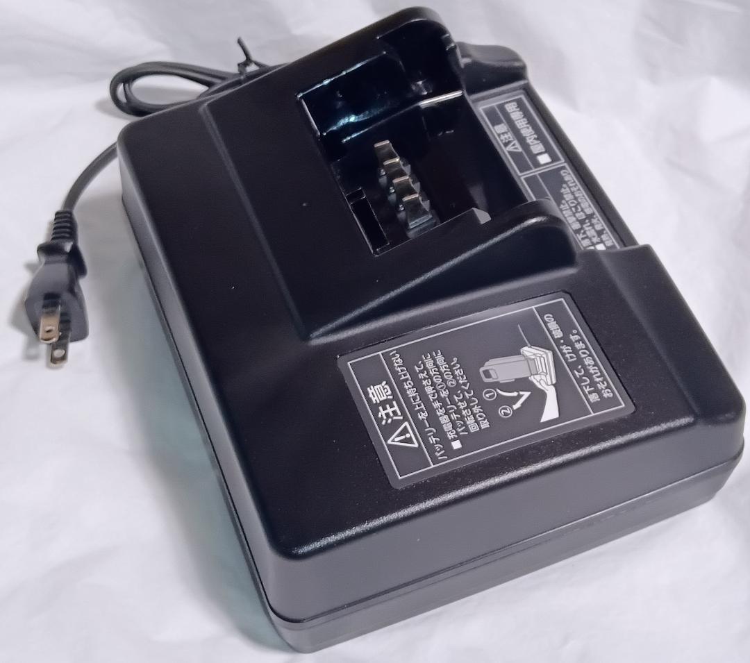 ス*プ様 ●●PANASONIC バッテリー充電器（NKJ073Z)中古動作品●