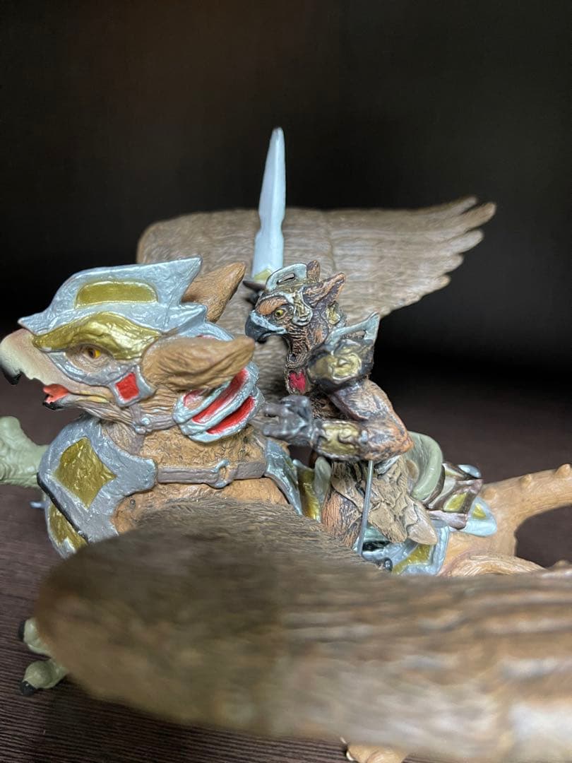 稀少品・グリフォン フィギュア 騎士付き
