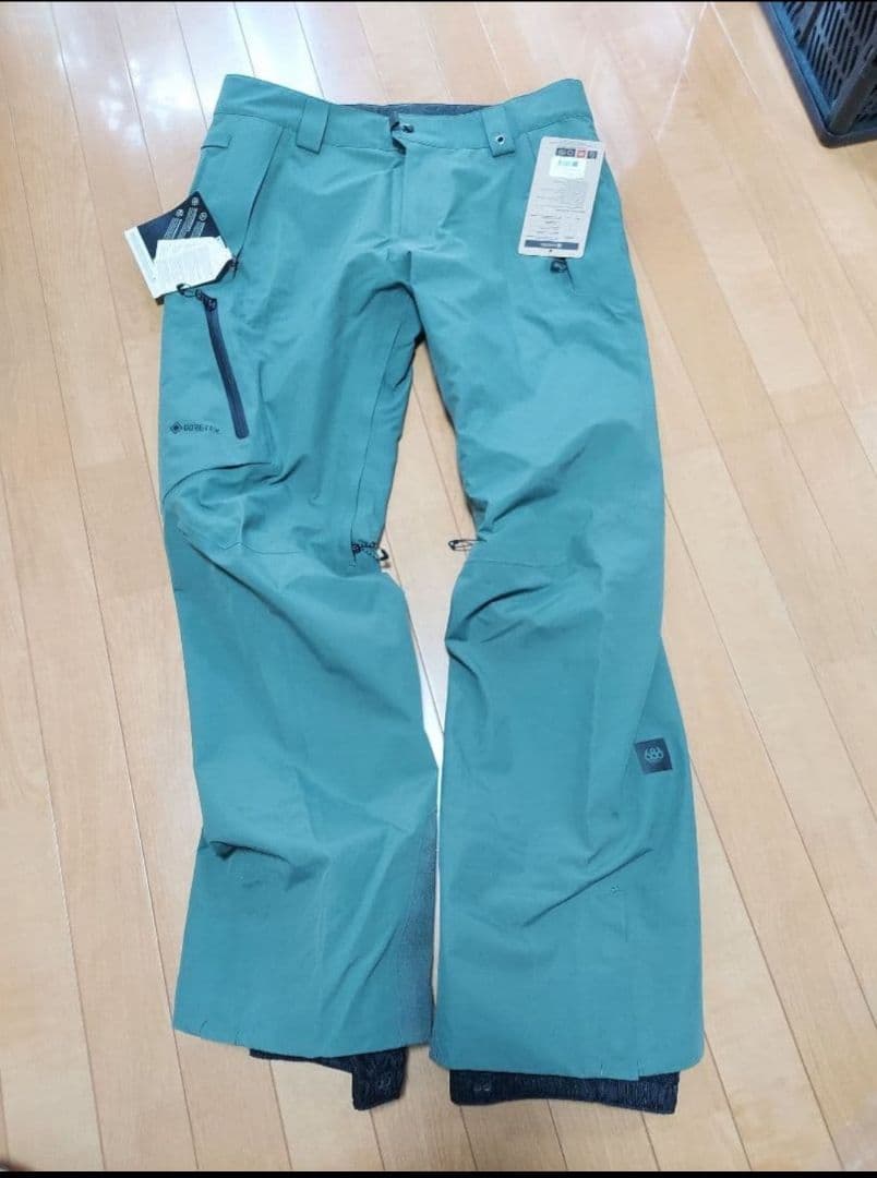 【値引中】(未使用) 686 スノーボードパンツ ゴアテックス