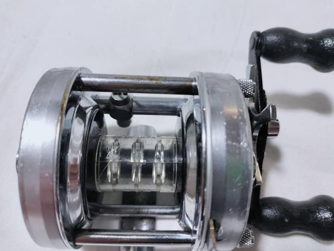 アブガルシア　アンバサダー5500C　ビンテージ　リール abu 　シルバー