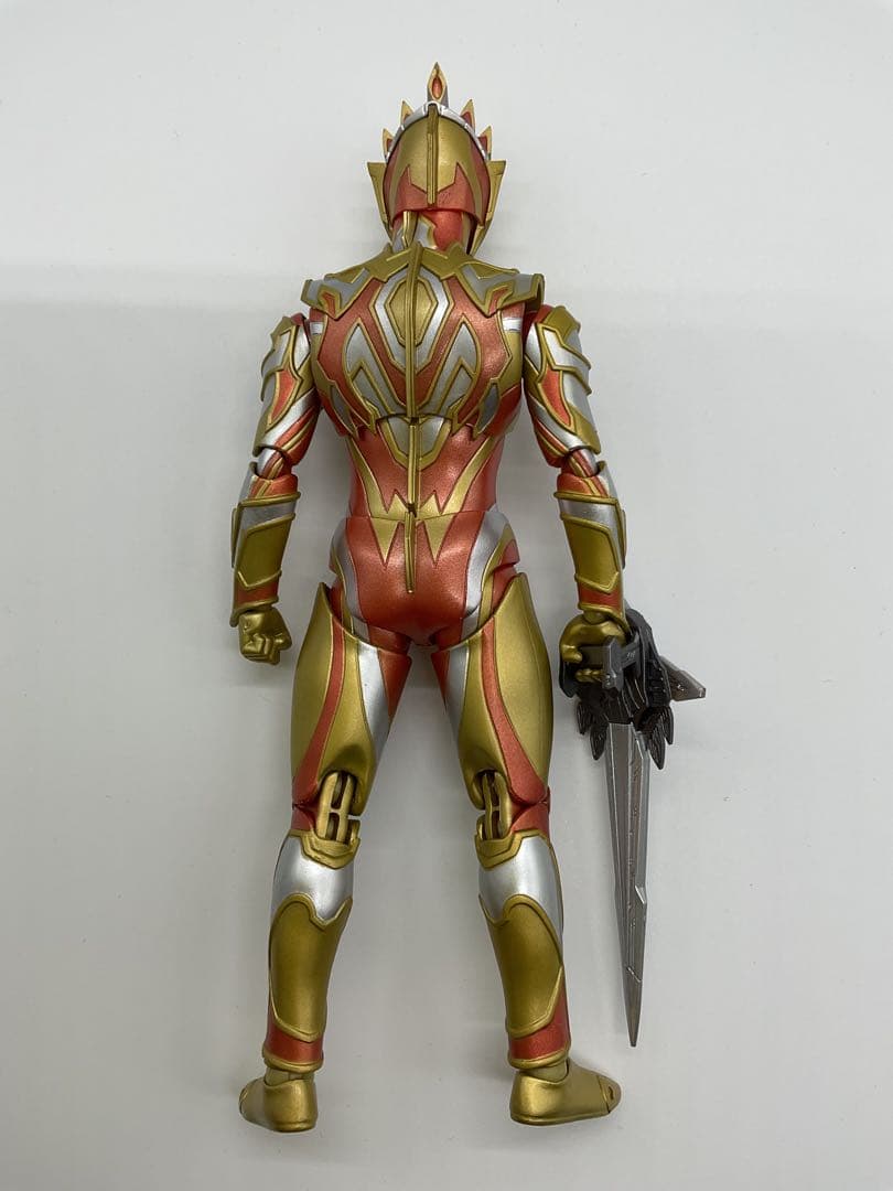 フィギュアーツ ウルトラマントリガー グリッタートリガーエタニティ
