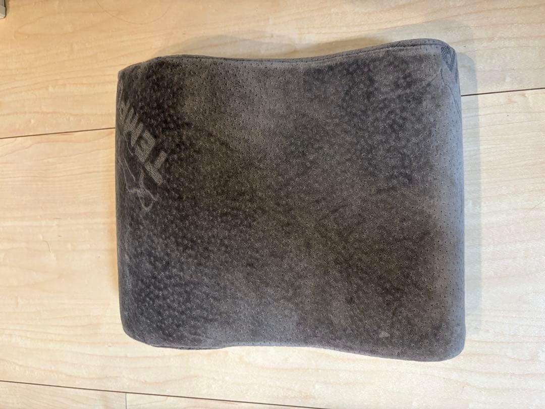 極美品 TEMPUR トラベルピロー 収納バッグ付き