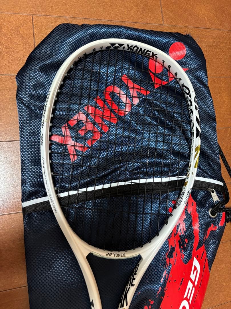 YONEX GEOBREAK 70S テニスラケット　ホワイト