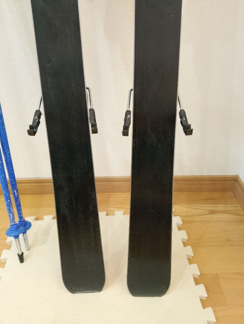 Atomic スキー ジュニア　130cm 赤 バインディング付き