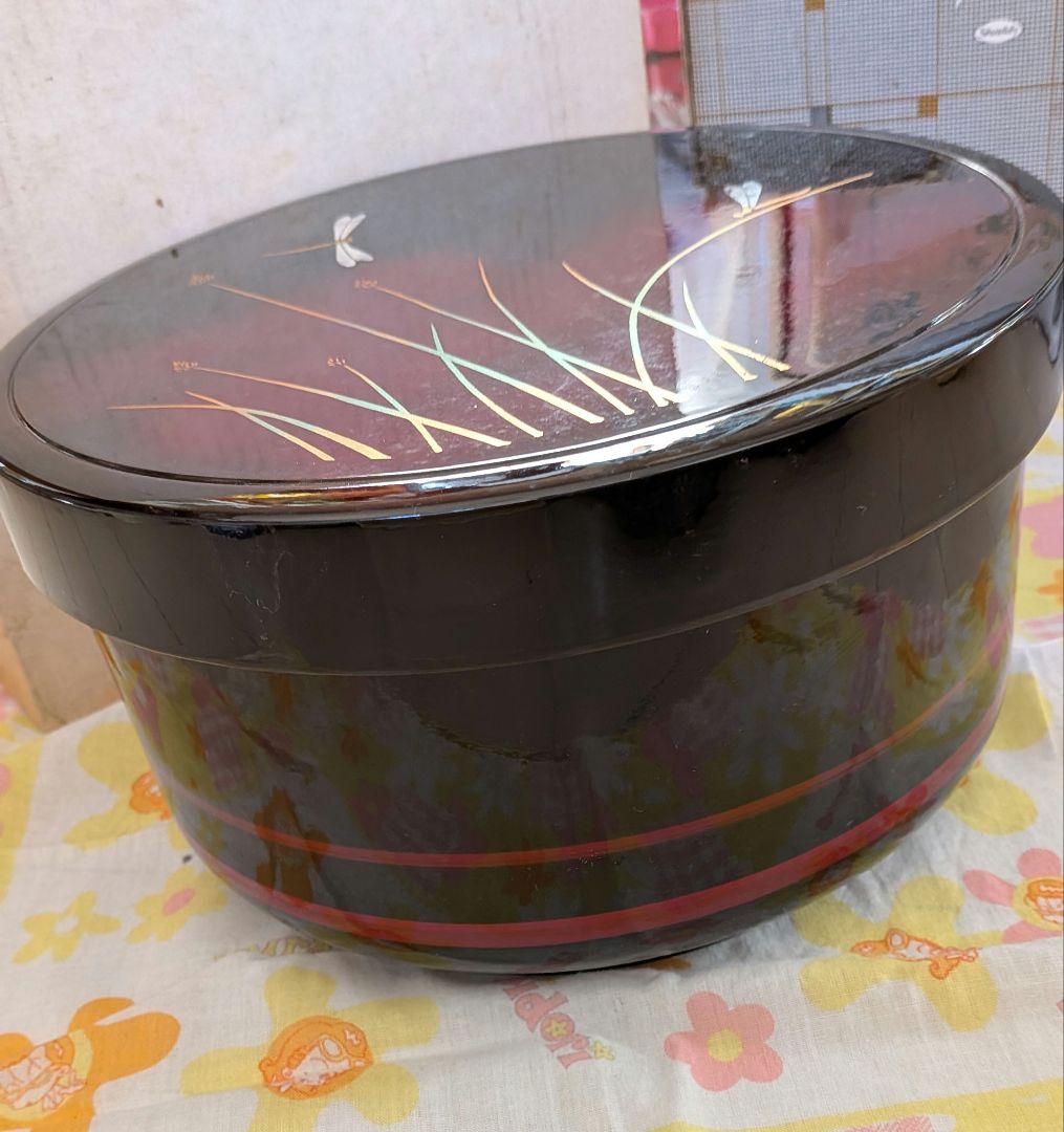 【昭和レトロ】漆塗り おひつ　トンボと草の装飾 　しゃもじ付き