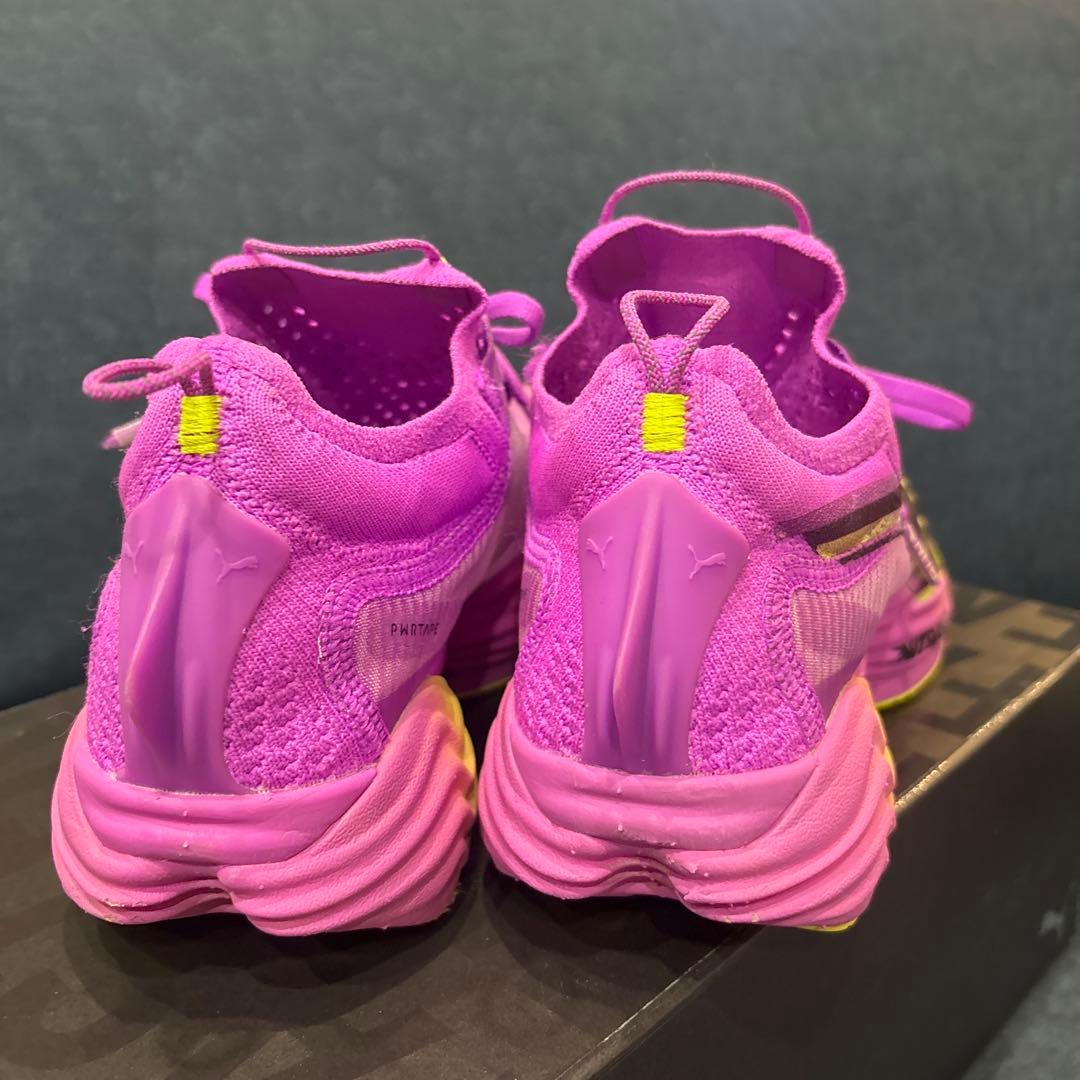 美品PUMAランニングシューズ