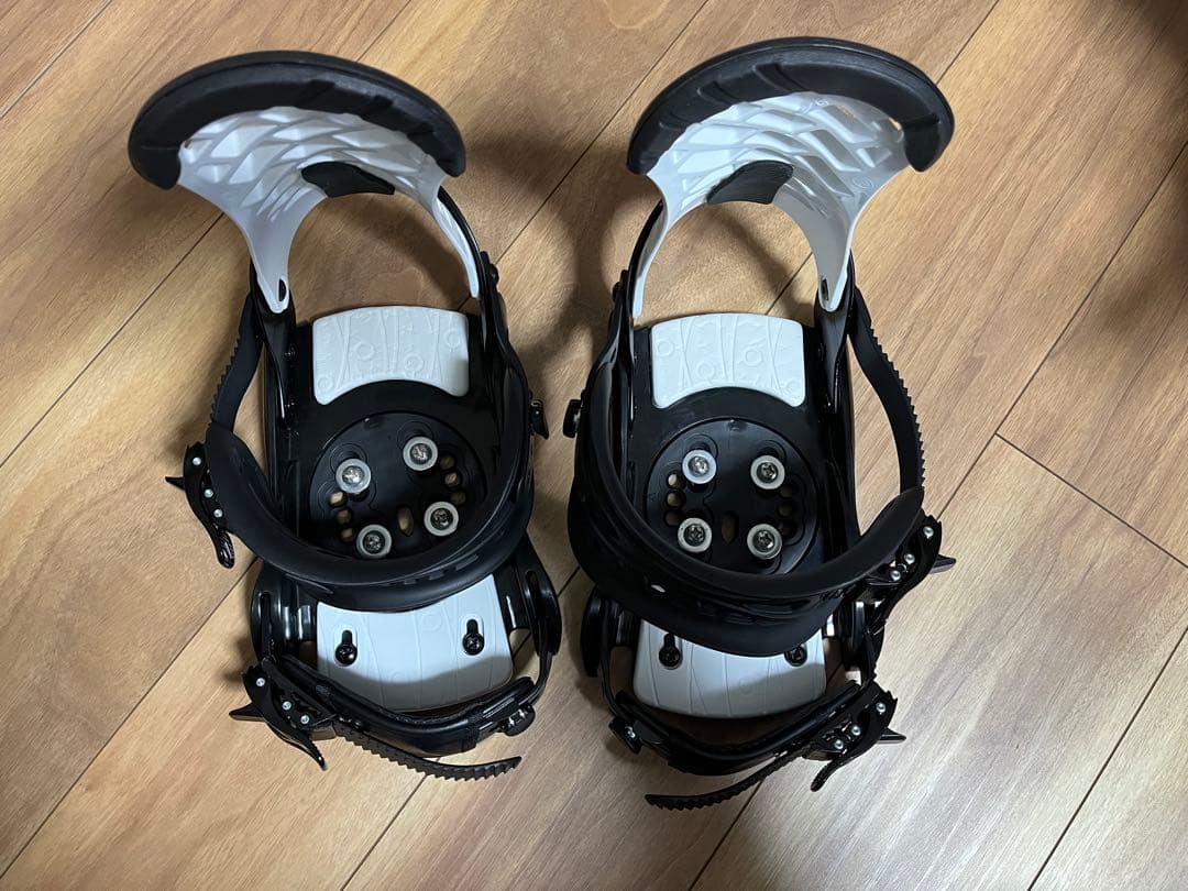 ZUMA スノーボードビンディング BK/WHT MLサイズ