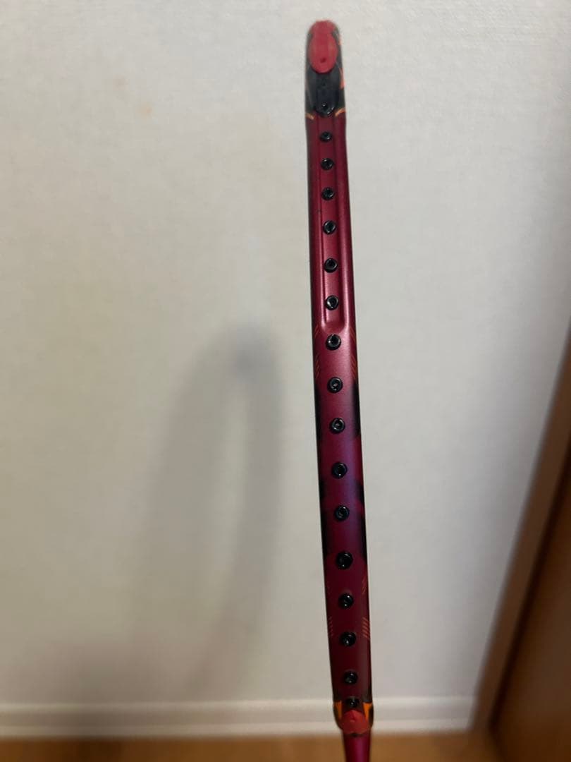 Voltric 80 E-Tune バドミントンラケット 3UG5