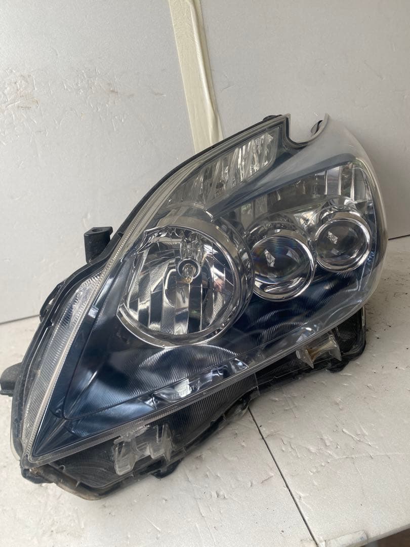 トヨタ プリウス ZVW30 前期 純正LEDヘッドライト 左右セット