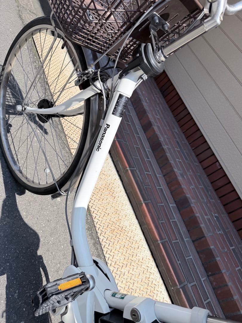 大阪府　Panasonic 電動アシスト自転車 ホワイト　26インチ