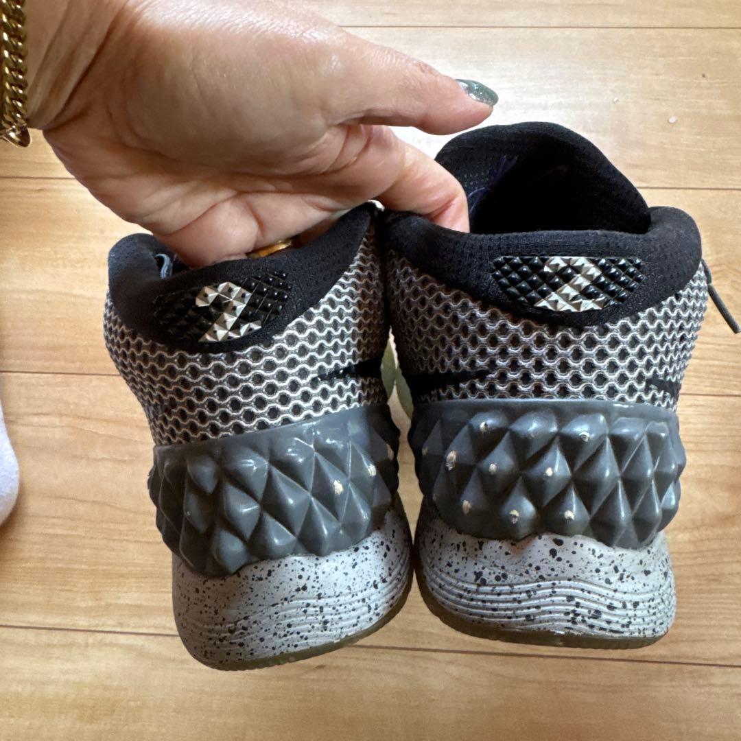 Nike バスケットシューズ カイリー　ハイカット グレー/ブラック