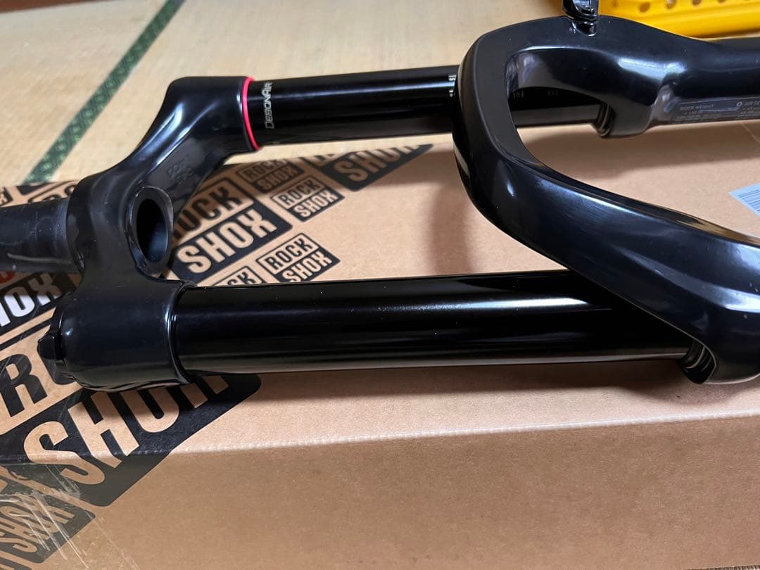 【最終】RockShox YARI 15*110mm 180mm 27.5インチ