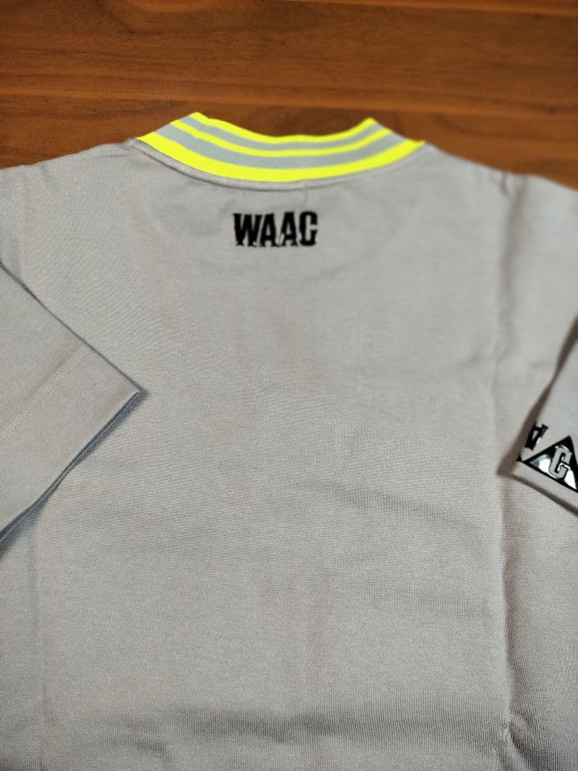 ごるこる　WAVC WIN AT ALL COSTS! 半袖シャツ グレー