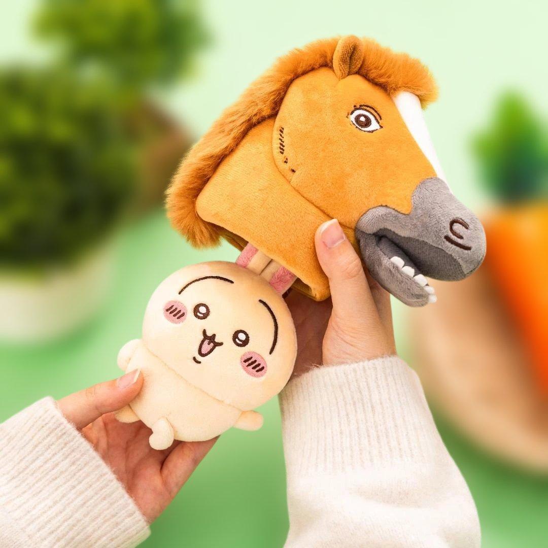 馬を被ったうさぎマスコット＆UMA TO NARUなぬいぐるみバッジセット