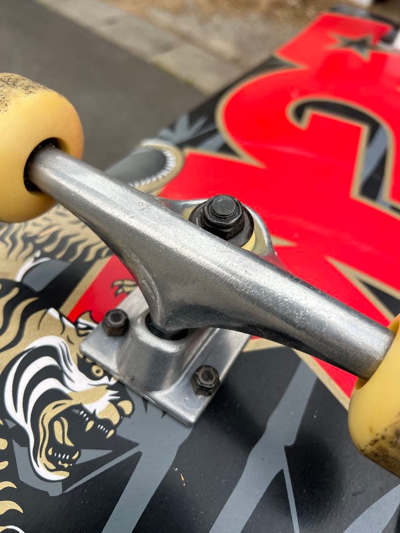 小沢　DGK スケートボード コンプリート 8.25インチ