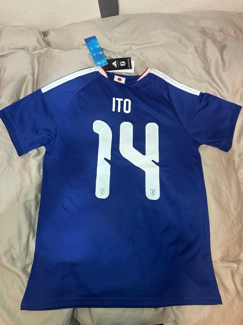 【新品未使用】サッカー日本代表 ユニフォーム 14番 Mサイズ　W杯　伊藤純也