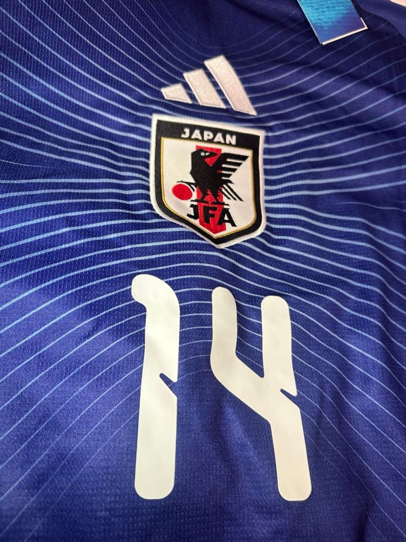 【新品未使用】サッカー日本代表 ユニフォーム 14番 Mサイズ　W杯　伊藤純也