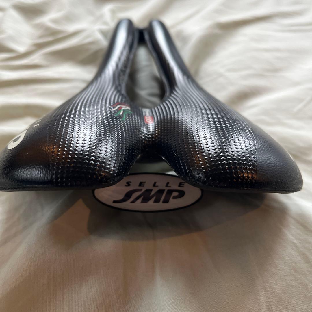 Selle SMP hell サドル