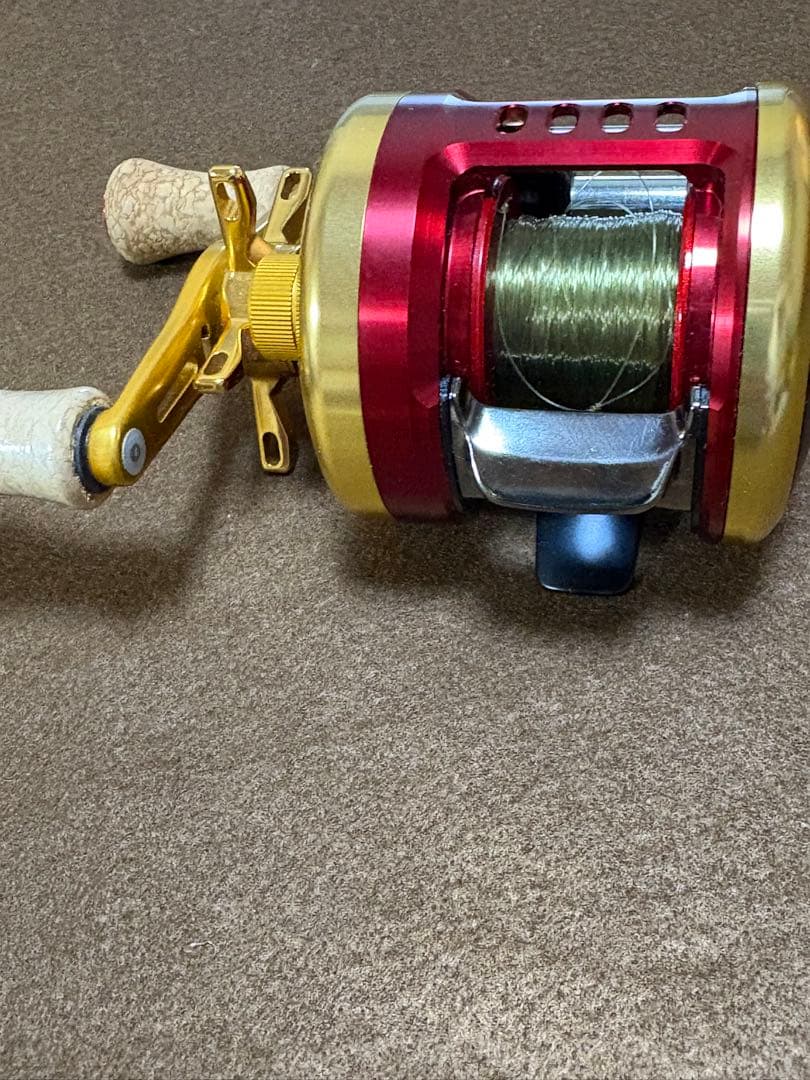 Daiwa I'ZE FACTORY ベイトリール レッド/ゴールド　JAPAN