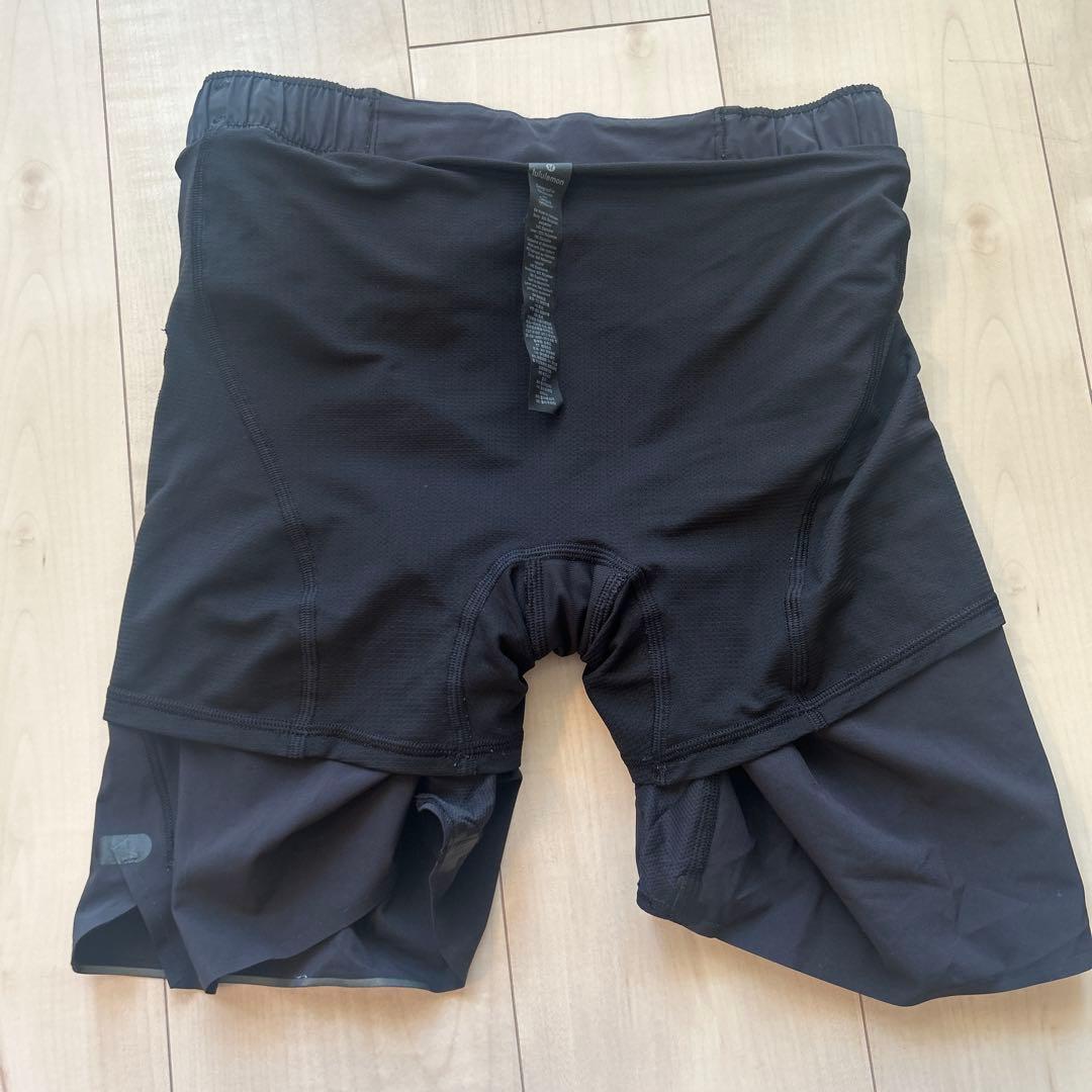 【未使用】lululemon ブラック ショートパンツ S/P 180/76Y