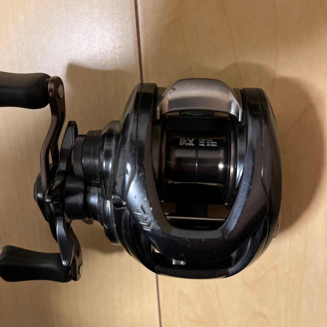 Daiwa 20 タトゥーラ SVTW 103SH 右ハンドル ギア比 7.1