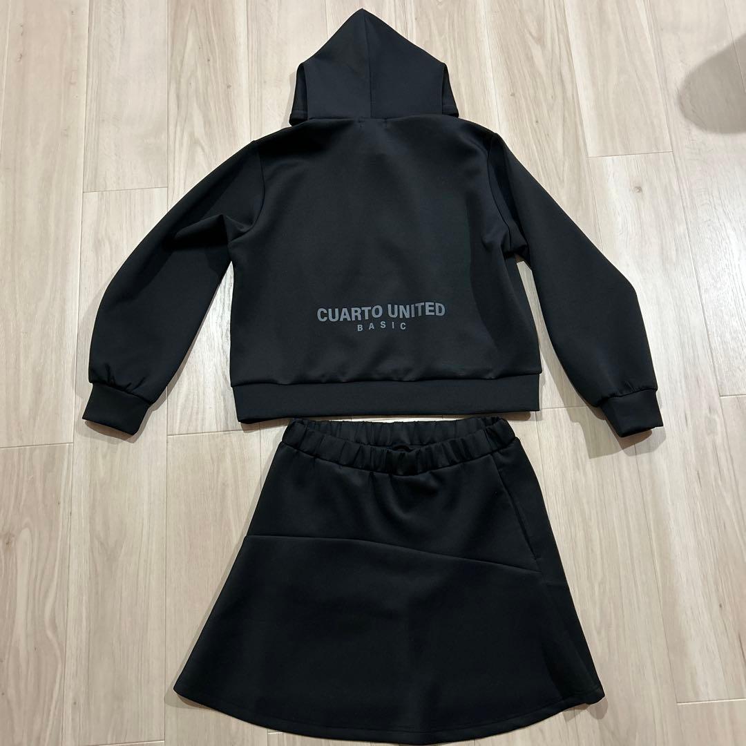 cuarto united フード付きスウェットシャツとスカートセット　ブラック