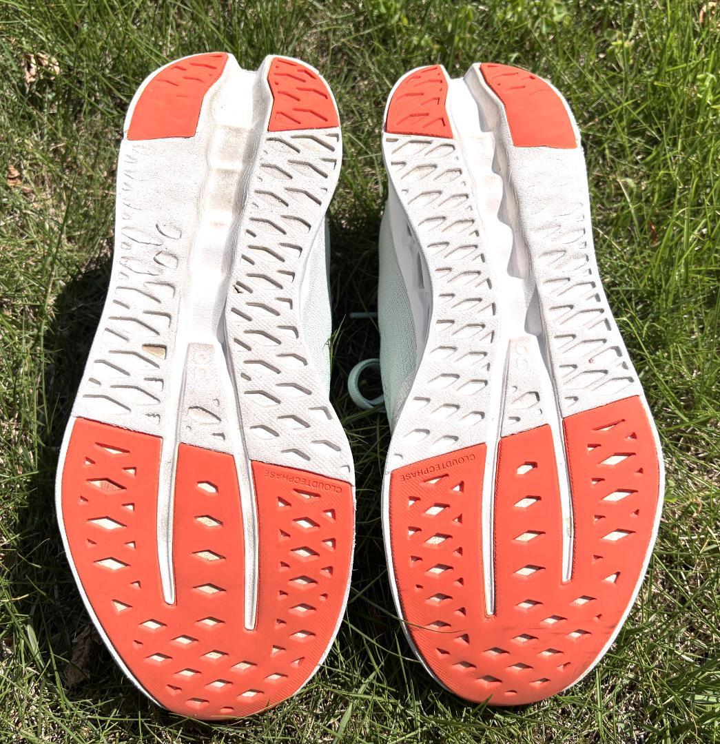 ★即決お買い得★On Cloudsurfer 26.5ｃｍ！