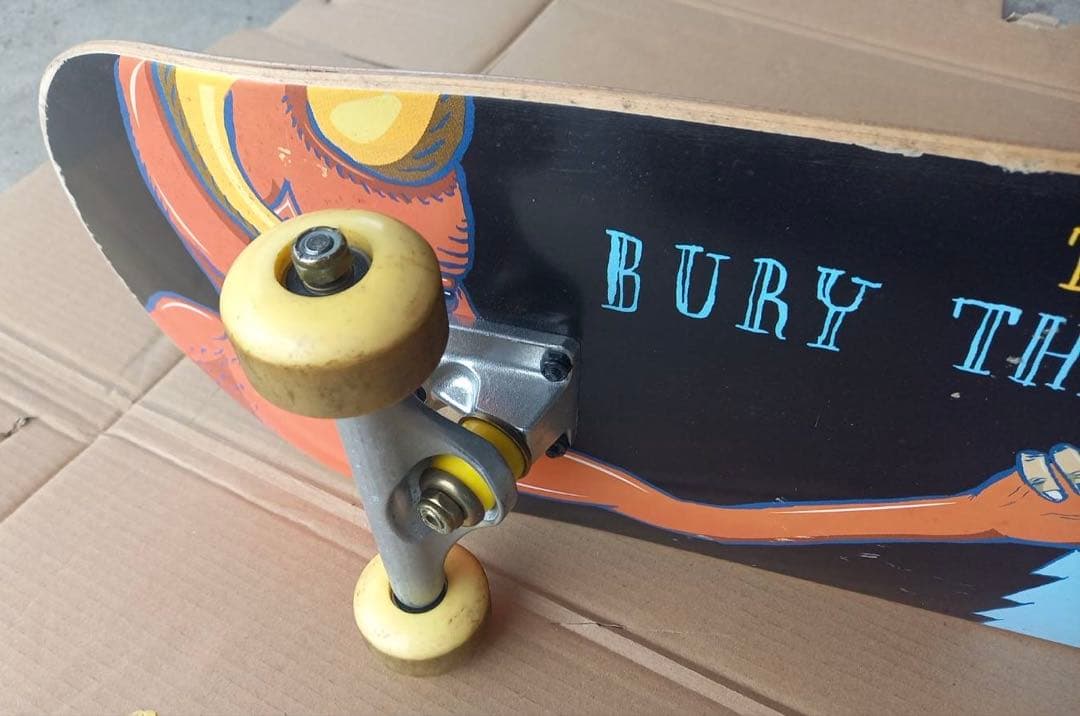 Toy Machine Bury the Hatchet スケートボード
