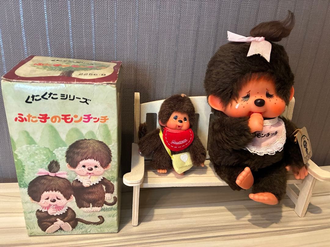 1974年ふた子のモンチッチ　金色の紙タグ付き　昭和レトロ 泣き顔ミニモンチッチ